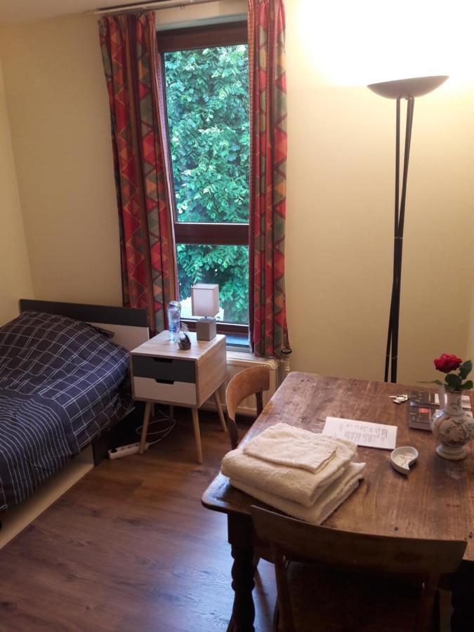 Chez Mimi - Vue Parc Quarto em Acomodações Particulares *